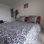 2 Pieces Avec Terrasse, Piscine, Parking Privatif