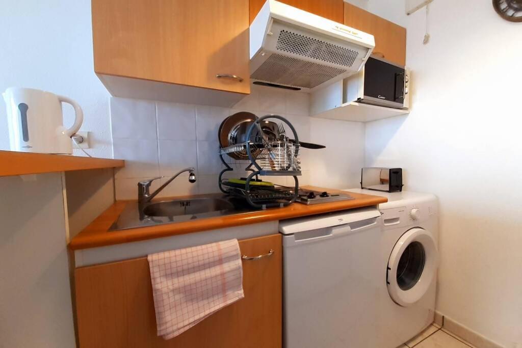 Apartment 2 Pieces Avec Terrasse, Piscine, Parking Privatif Besançon