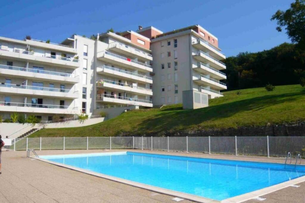 2 Pieces Avec Terrasse, Piscine, Parking Privatif * Besançon